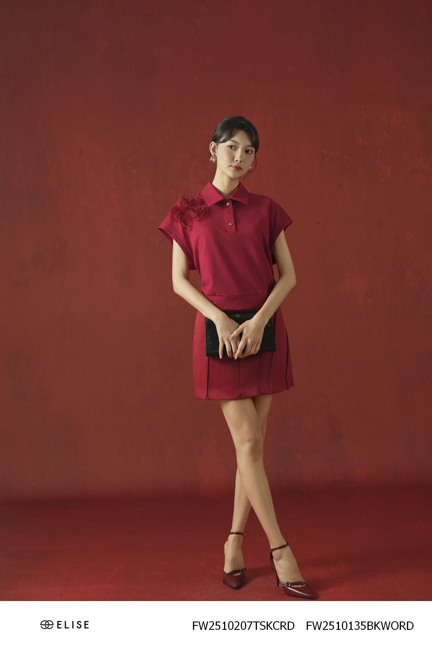 ÁO THUN ĐỎ HOA VAI