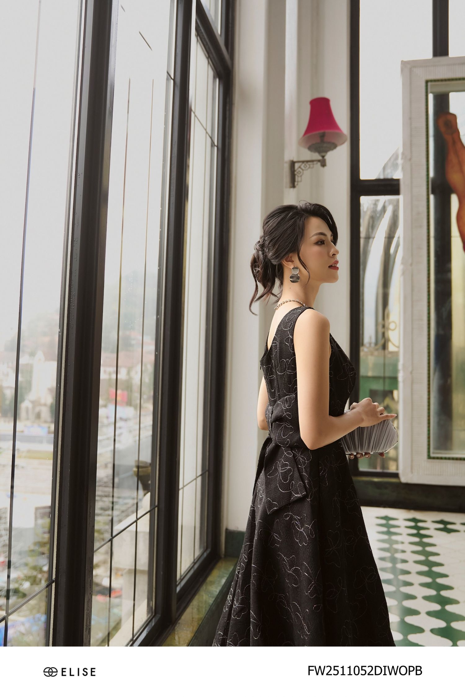 ĐẦM XỐP ĐEN HOA KT NỔI NƠ SAU