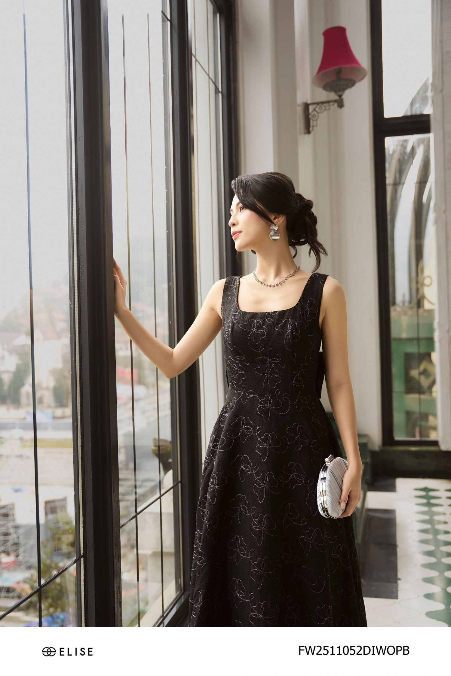 ĐẦM XỐP ĐEN HOA KT NỔI NƠ SAU