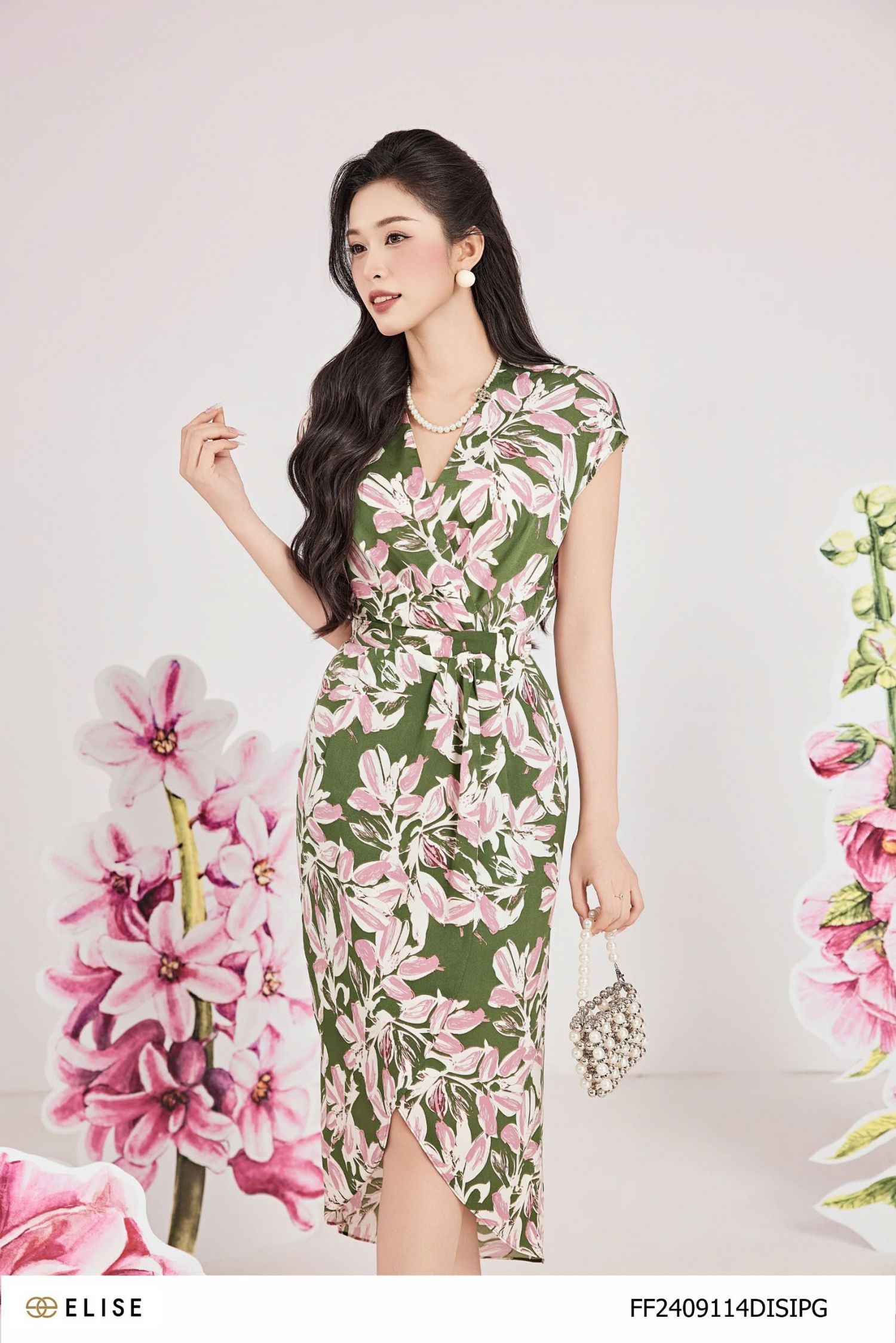ĐẦM LỤA HOA NỀN XANH LÁ CỔ V CHÉO