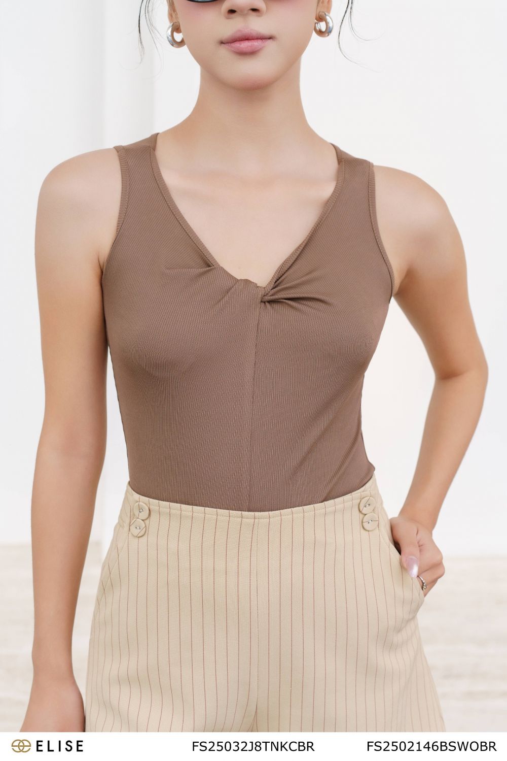 BODYSUIT THUN GÂN NÂU XOẮN CỔ
