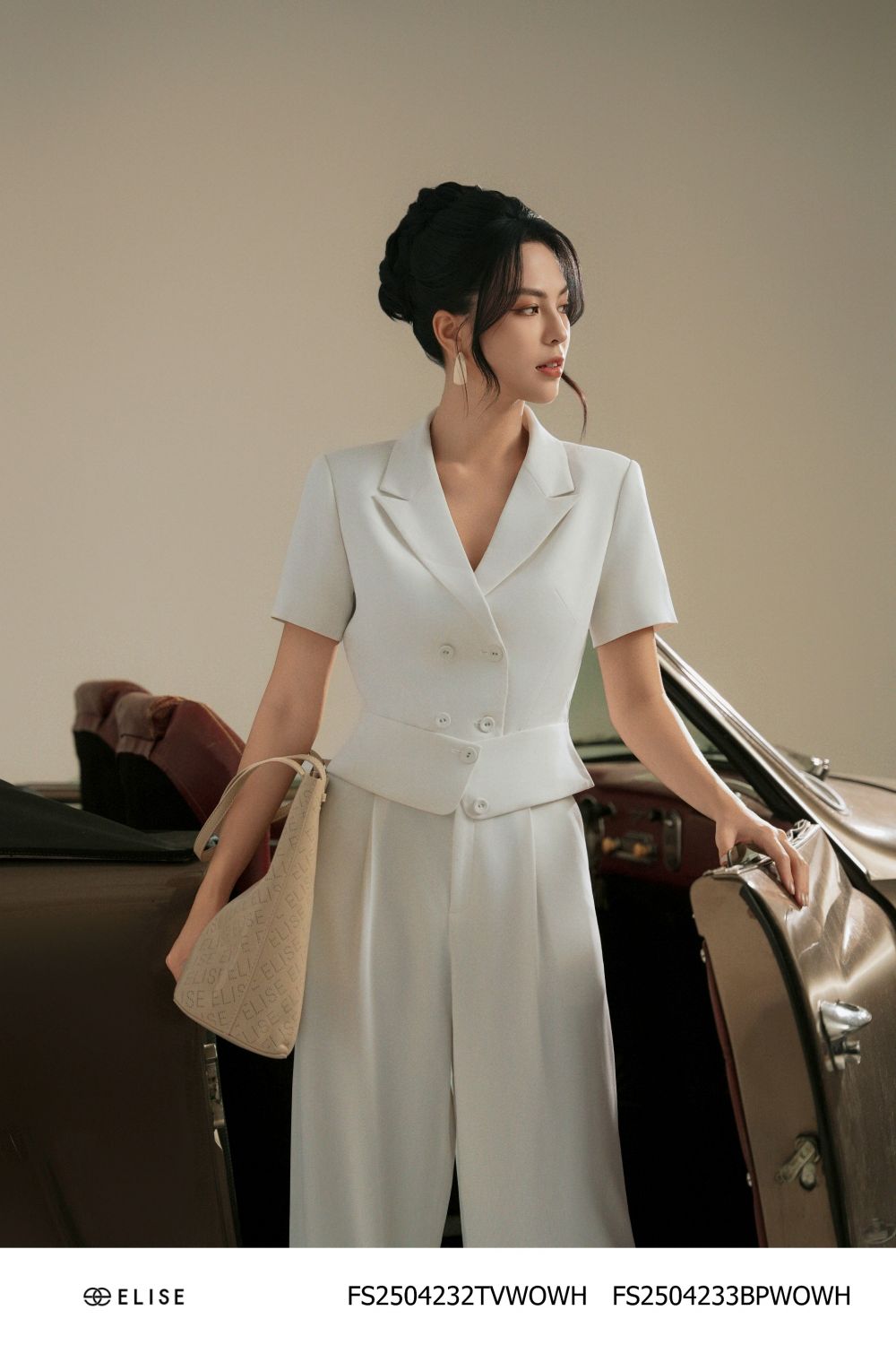 ÁO SẠN TRẮNG CỔ VEST CÚC ĐAI EO