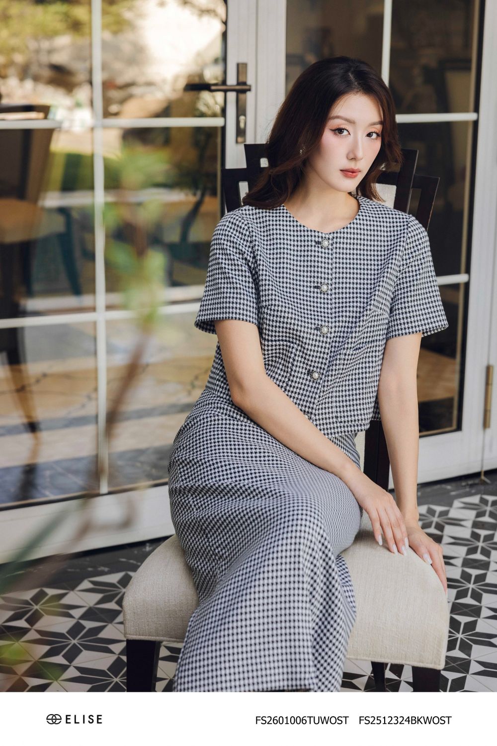 ÁO KẺ VÂN Ô ĐEN TRẮNG CỔ TRÒN
