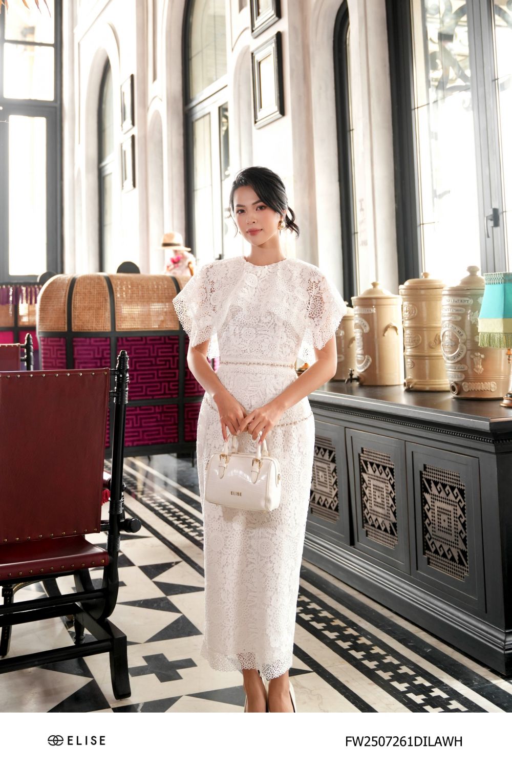 ĐẦM REN HOA CHỈ TRẮNG VAI CAPE